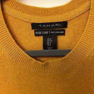 Tahari High low cashmere sweater